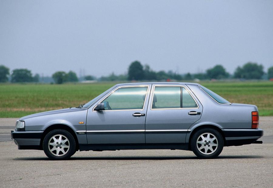  Lancia Thema 1984 года  (фото 15 из 26)